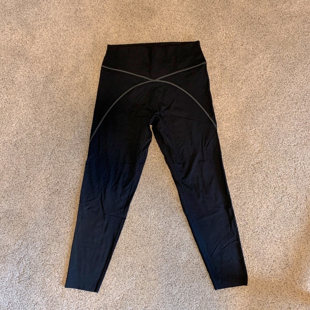 Aerie 7/8 Black Leggings w/ Gray Stitching